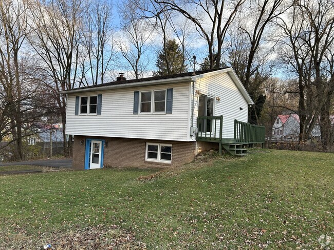 Building Photo - 332 Myrtle St