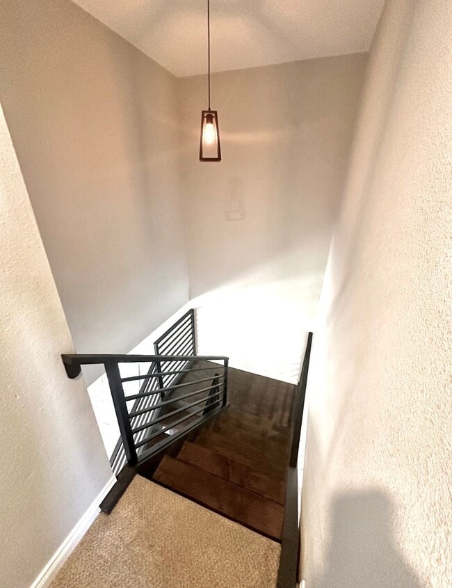 Building Photo - Stunning Townhome In Santee with Modern Fi...