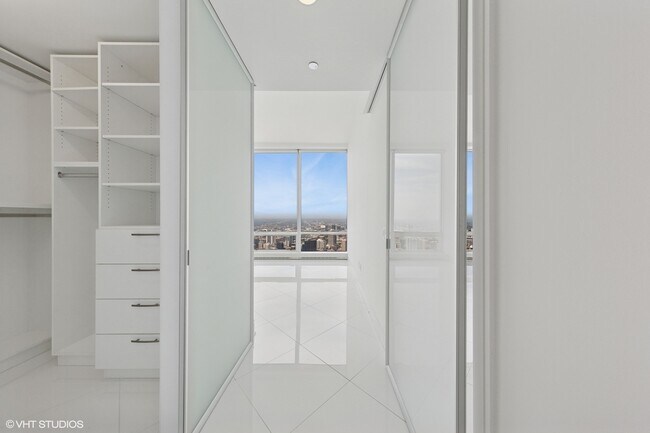 Building Photo - 401 N Wabash Ave