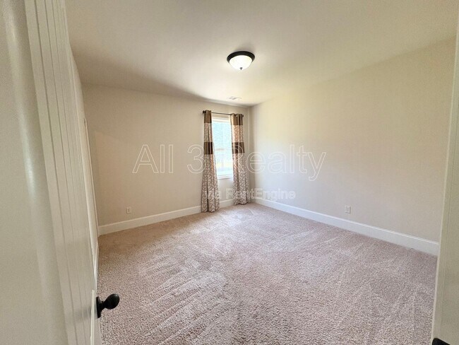 Building Photo - 3738 Valley Spring Dr