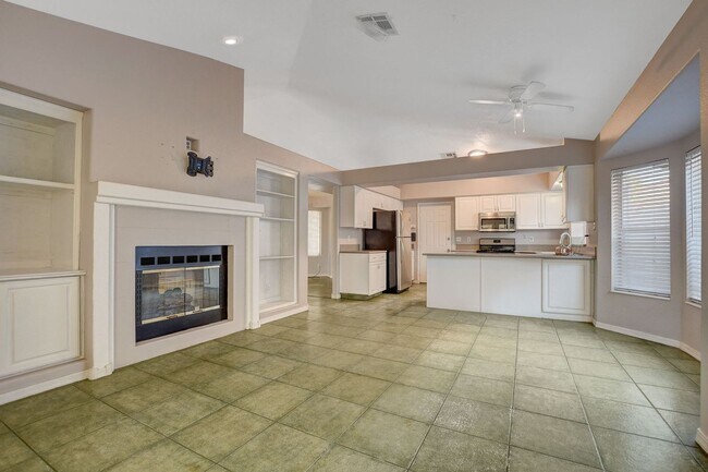 Building Photo - 3 bedroom single story in Desert shores!
