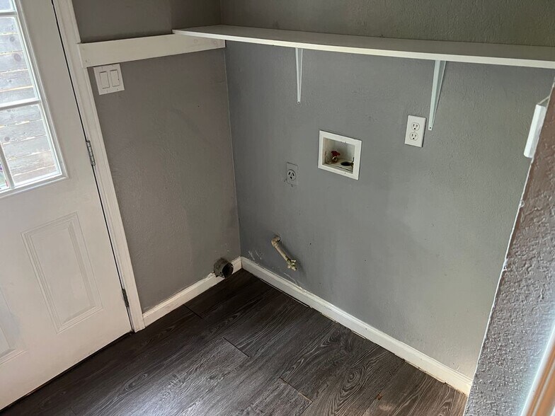 Building Photo - 2301 Tern Cir