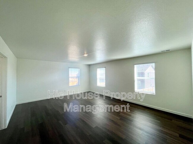 Building Photo - 5001 Abigar St