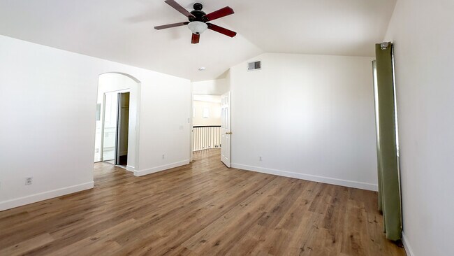 Building Photo - 15747 Roan Rd