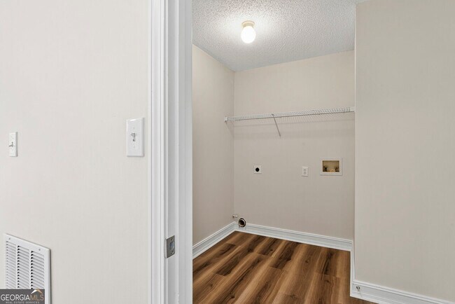 Building Photo - 116 Summer Leigh Dr