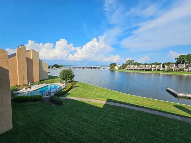 Primary Photo - 12600 Melville Dr