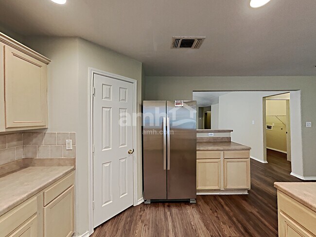 Building Photo - 4124 Wensledale Dr