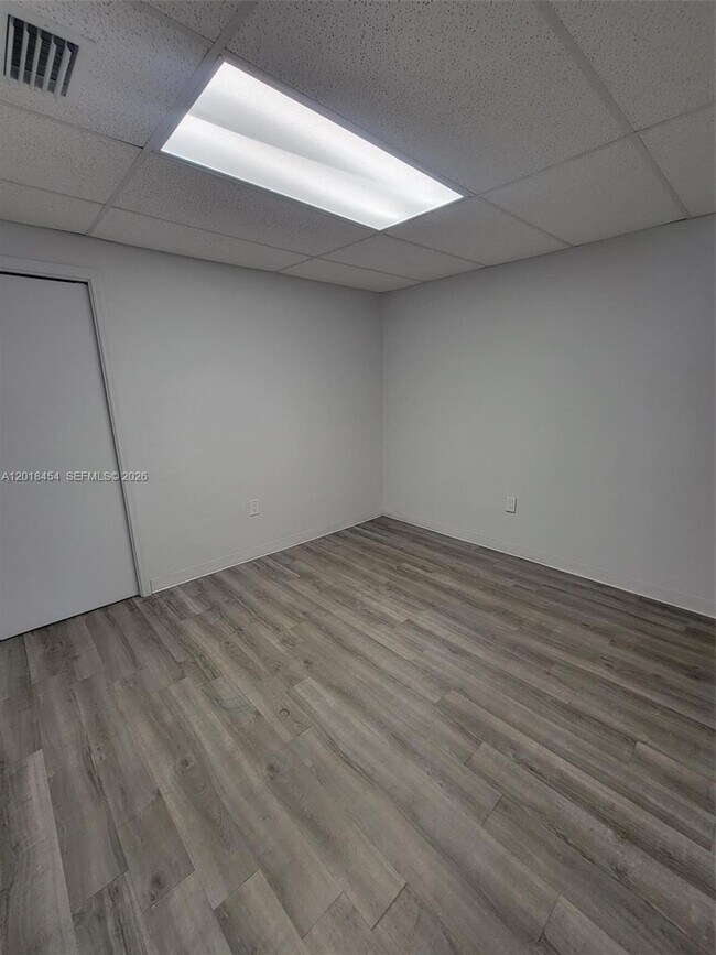Building Photo - 14115 Langley Pl