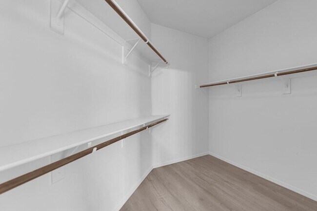 Building Photo - 3 Bedrooms, 2 Bathroom single story home i...