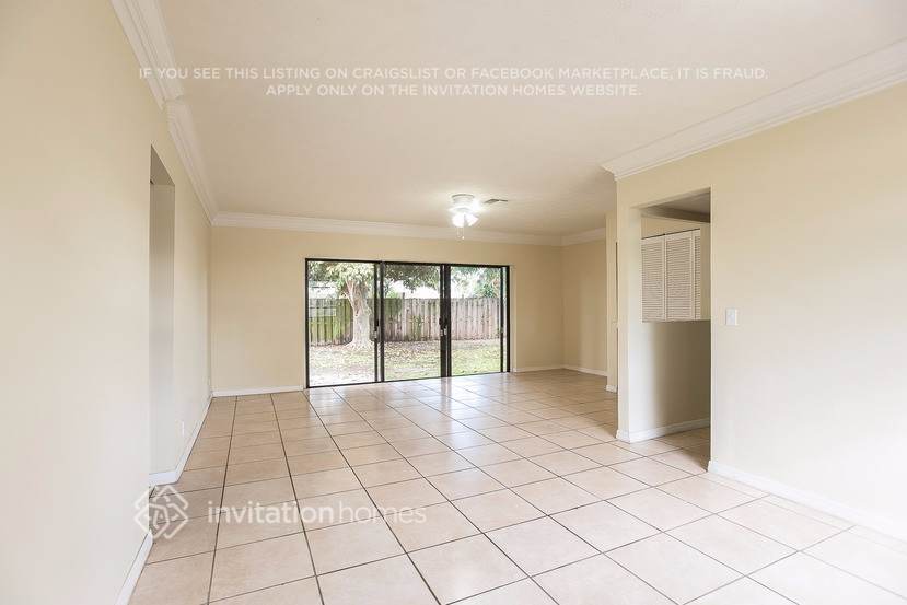 Building Photo - 636 Kingbird Cir
