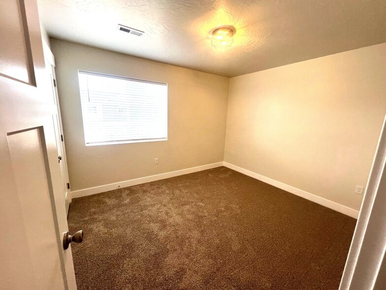 Building Photo - 3199 W 1625 N