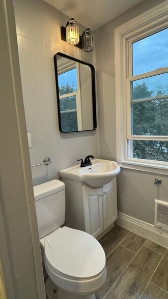 Building Photo - 137-139 E High St