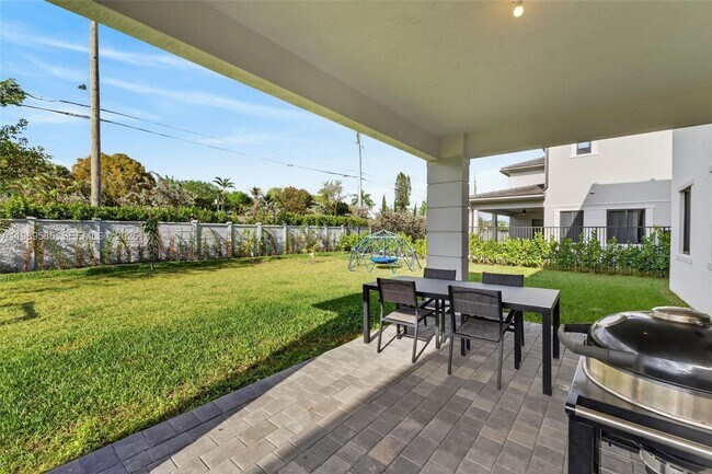 Building Photo - 8267 SW 120th Ter