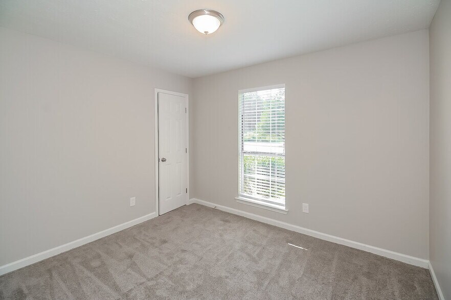 Building Photo - 907 Walnut Creek Ln