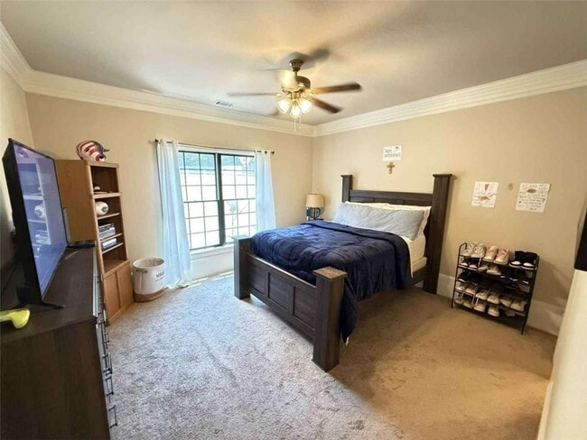 Building Photo - 1399 Traditions Way