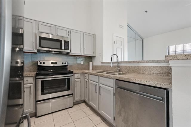 Building Photo - 4800 W Lovers Ln