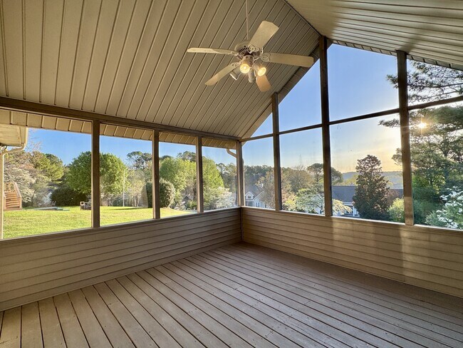 Building Photo - 144 Gigi Ln