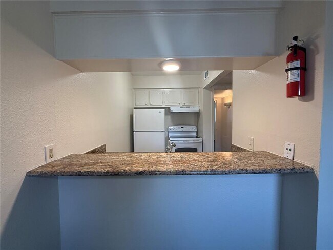 Building Photo - 1530 Heights Blvd