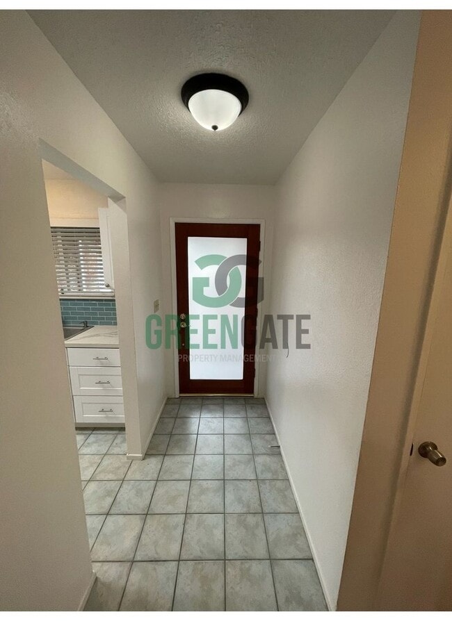 Building Photo - Spacious 4Bedroom 2Bath AVAILABLE NOW in Modesto!!