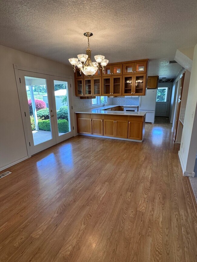 Building Photo - Gorgeous Home on 23 Acres Includes 22x32 S...
