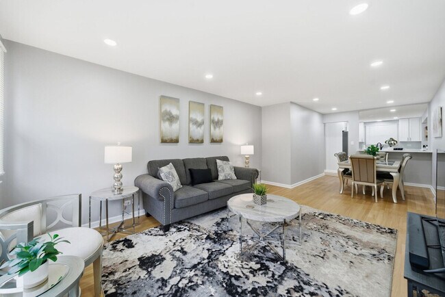 Building Photo - 12804 W Playfield Dr