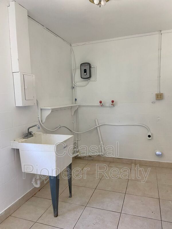 Building Photo - 7306 Kingsbury Cir