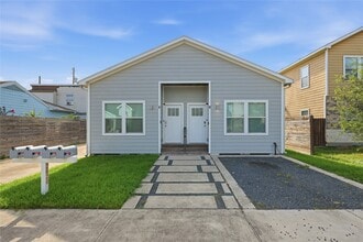 Building Photo - 2620 Delafield St