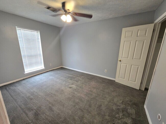 Building Photo - Charming & Fully Updated 4-BR Home in Montgomery – Section 8 Approved!