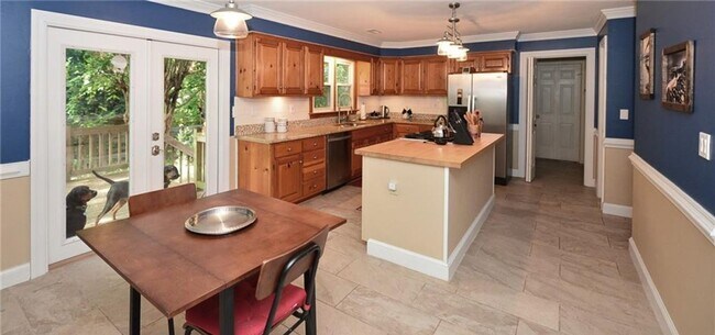 Building Photo - Close to Naval Base NOB!