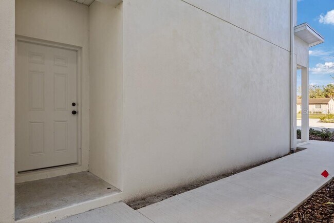 Building Photo - 4206 N Manhattan Ave