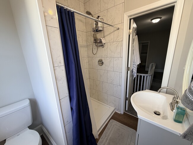 Building Photo - 124 Linden Ave