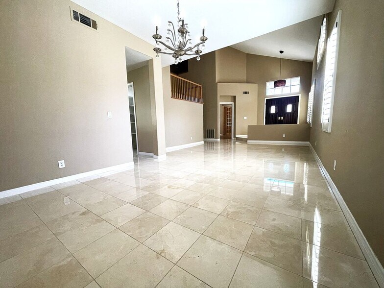 Building Photo - 9755 Lipari