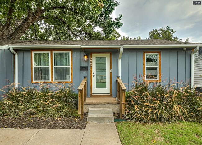 Building Photo - 2 Bed | 2 Bath in Midtown!