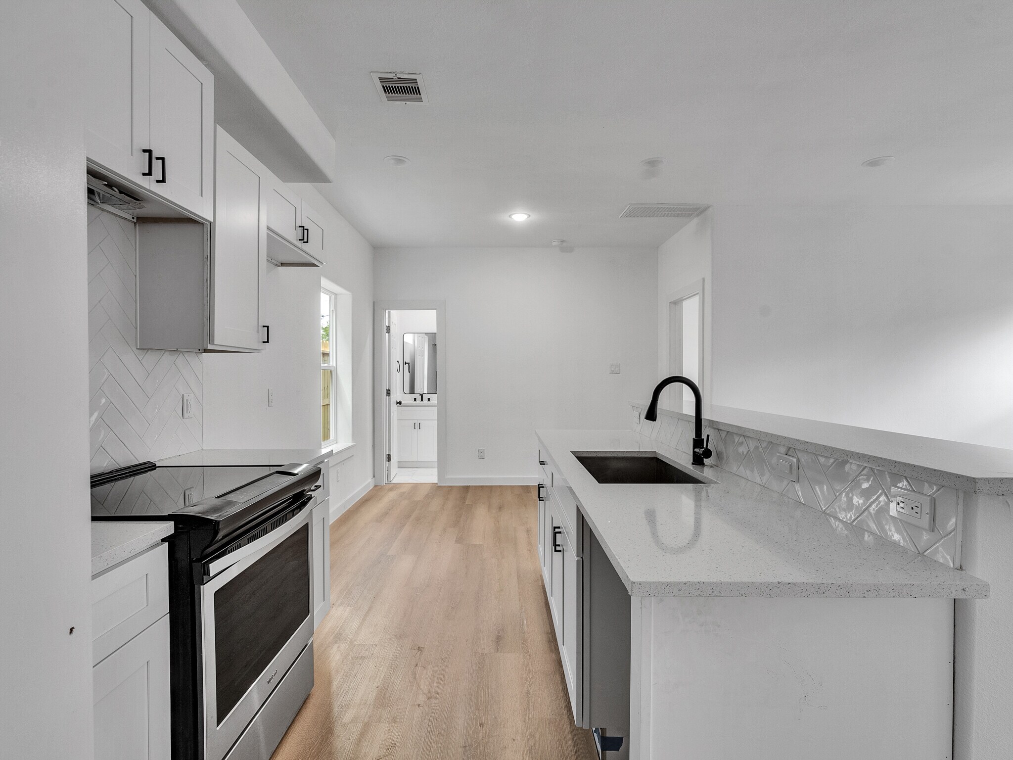 Building Photo - 8627 Homewood Ln