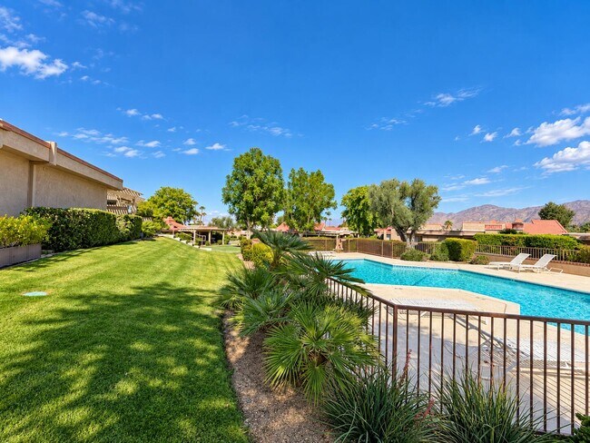 Building Photo - 72477 Rolling Knoll Dr