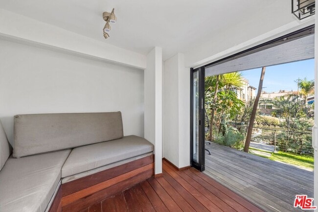 Building Photo - 2316 Strongs Dr