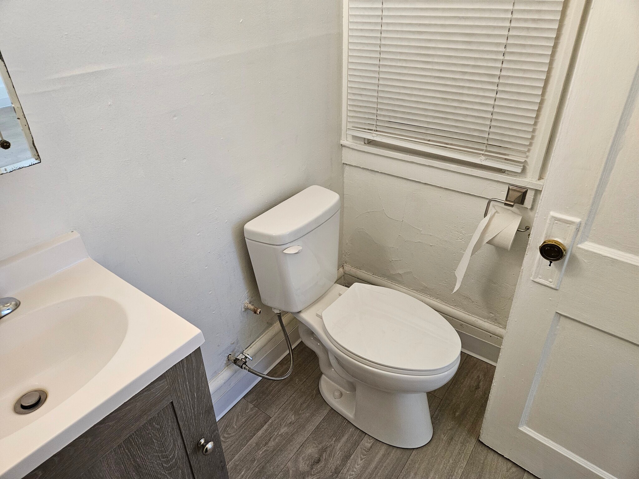 Building Photo - 2910 James Ave S