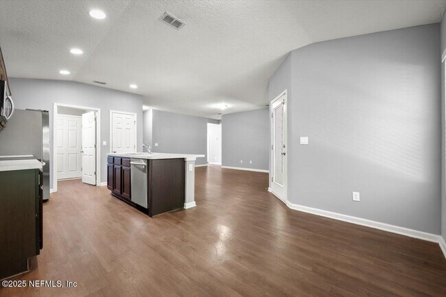 Building Photo - 613 Washington Ln