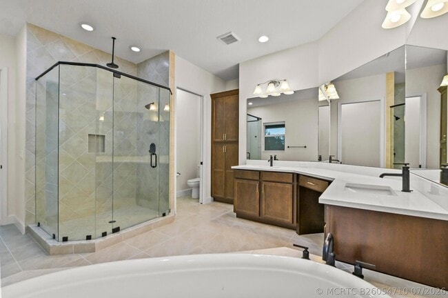 Building Photo - 15030 Wildwood Cir