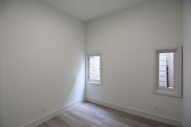 Building Photo - OPEN HOUSE: Sunday (7/20) 1:30pm-2:00pm. F...