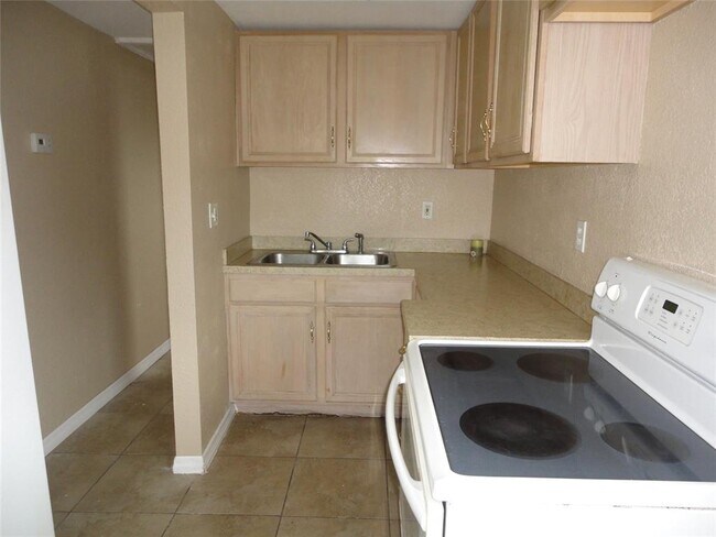 Building Photo - 2735 41st Ave N