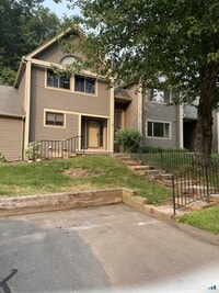 Building Photo - 3 Rivermead