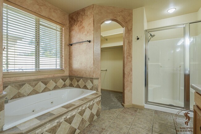 Building Photo - 3090 Aberdeen Ln
