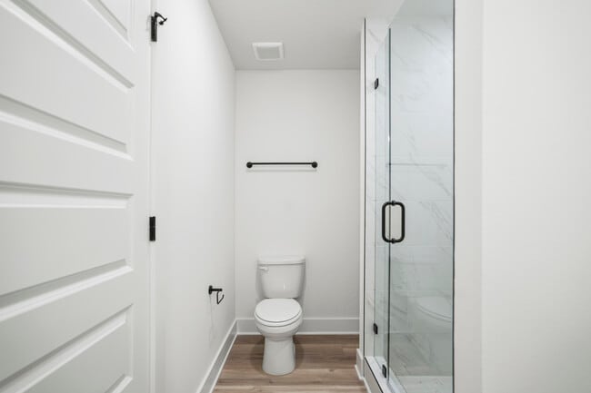 Building Photo - 105 Foxtail Wy