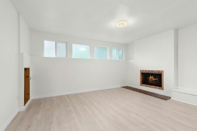 Building Photo - 4bd/2.5ba Bellevue Home