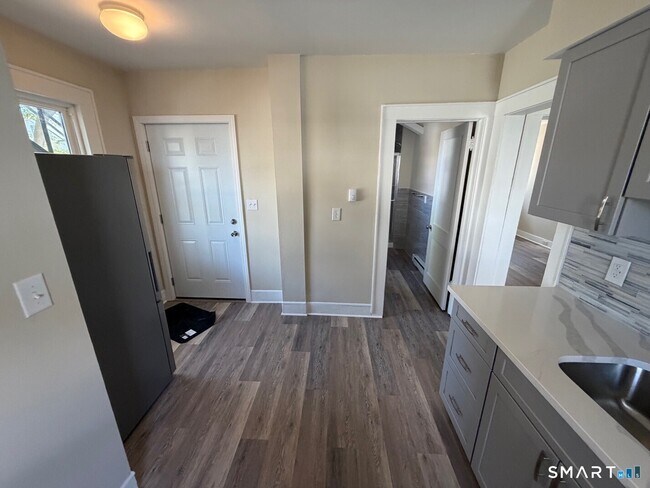 Building Photo - 35 9th Ave