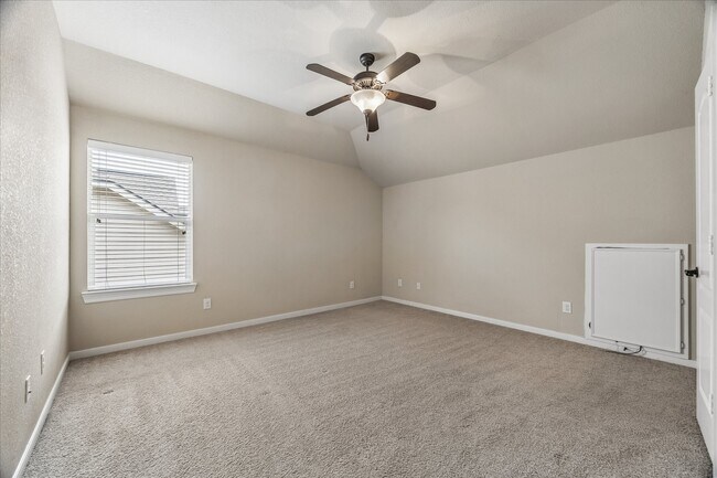 Building Photo - 10603 Hollowback Dr