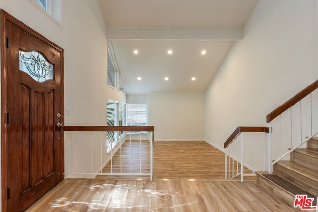 Building Photo - 10227 Autumn Leaf Cir