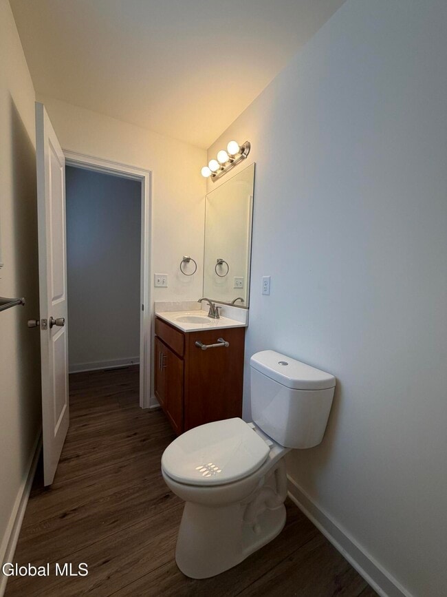 Building Photo - 36 Vly Rd