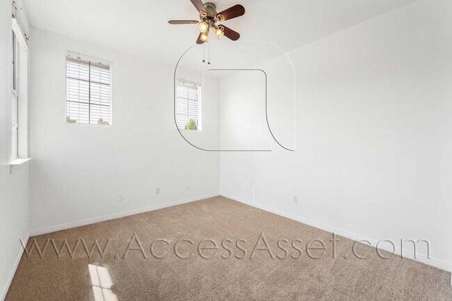 Building Photo - Huge 5 Bed/ 3.5 Bath Home In Desirable Gated Rancho Madera community In Temecula!